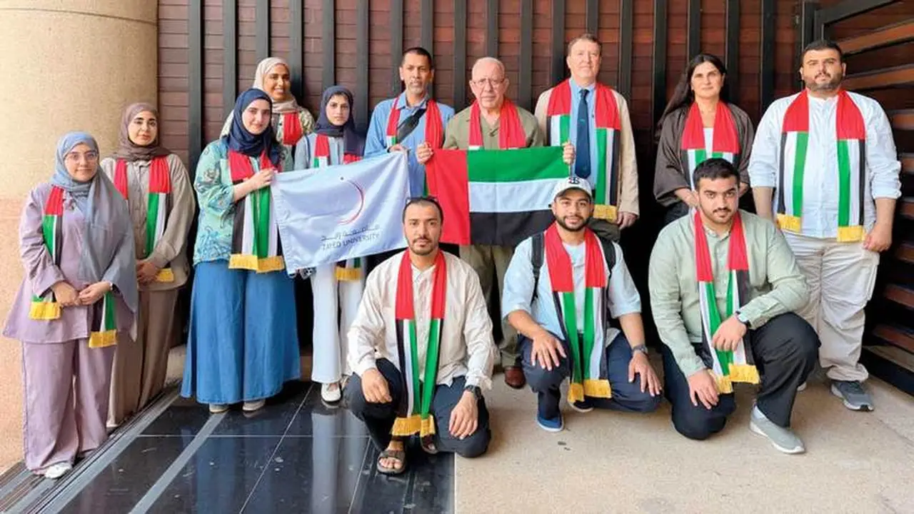 طلاب جامعة زايد يتعلمون عن مخاطر الفيضانات في تايلاند